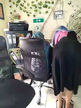 Snapshot of NAJWA-ARAB chatting on 12.23.24 NAJWA-ARAB online show from 12.23.24