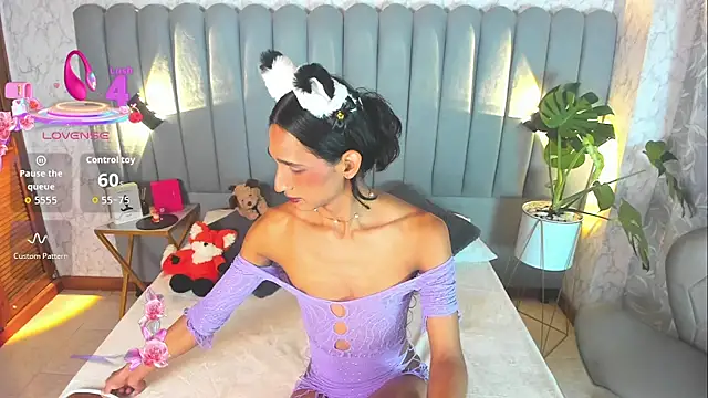 skyyfoxpraga online show from 10.18.25