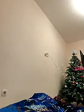 Snapshot of MiaStika chatting on 12.28.24 MiaStika online show from 12.28.24