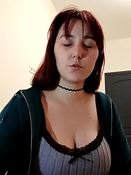 Snapshot of MiaStika chatting on 02.20.25 MiaStika online show from 02.20.25