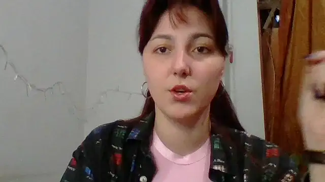 Snapshot of MiaStika chatting on 02.23.25 MiaStika online show from 02.23.25