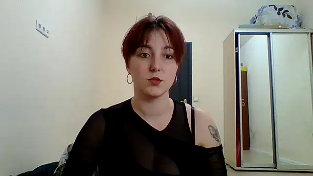 Snapshot of MiaStika chatting on 03.12.25 MiaStika online show from 03.12.25