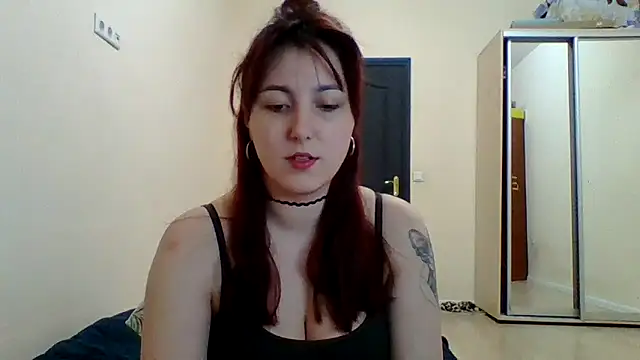 Snapshot of MiaStika chatting on 03.13.25 MiaStika online show from 03.13.25