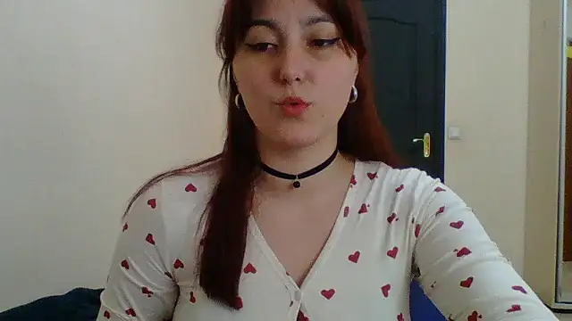 Snapshot of MiaStika chatting on 03.18.25 MiaStika online show from 03.18.25