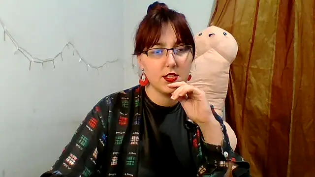 Snapshot of MiaStika chatting on 09.26.25 MiaStika online show from 09.26.25