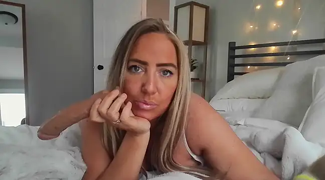 Snapshot of sunshinekisses chatting on 01.26.25 sunshinekisses online show from 01.26.25