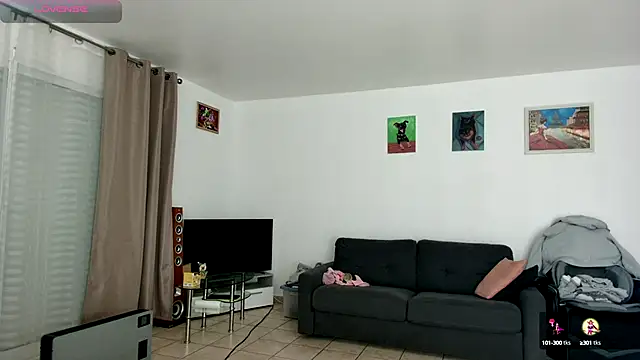 Snapshot of YOUR_ELENA chatting on 01.16.25 YOUR ELENA online show from 01.16.25