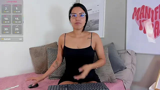 Snapshot of Lilith_dh chatting on 09.29.25 Lilith dh online show from 09.29.25