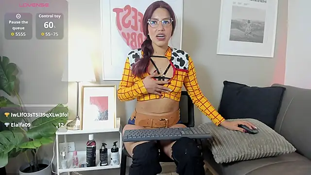 Snapshot of Lilith_dh chatting on 10.31.25 Lilith dh online show from 10.31.25