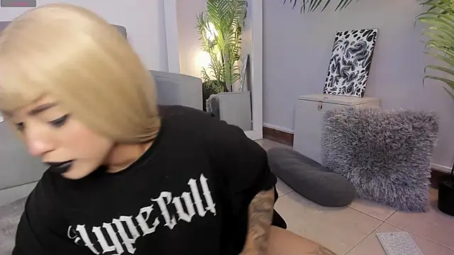 Snapshot of Manu_Velez chatting on 01.24.25 Manu Velez online show from 01.24.25