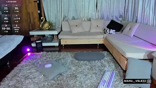 Snapshot of Manu_Velez chatting on 09.12.25 Manu Velez online show from 09.12.25