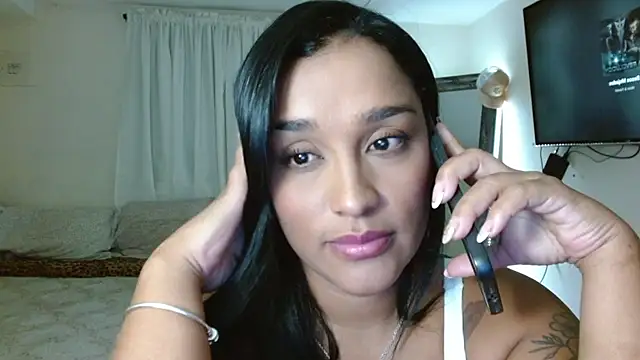 Snapshot of KatalinnaBrown chatting on 10.04.25 KatalinnaBrown online show from 10.04.25