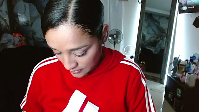 Snapshot of KatalinnaBrown chatting on 11.11.25 KatalinnaBrown online show from 11.11.25