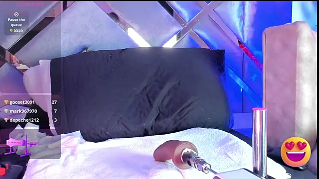 Snapshot of LizSheibaum chatting on 03.04.25 LizSheibaum online show from 03.04.25