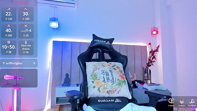 Snapshot of LizSheibaum chatting on 03.21.25 LizSheibaum online show from 03.21.25