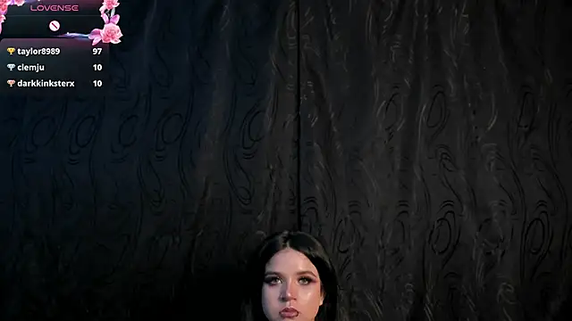 Kylie-fox online show from 02.15.25