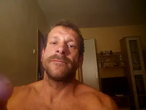 Snapshot of DonCristian chatting on 10.18.25 DonCristian online show from 10.18.25