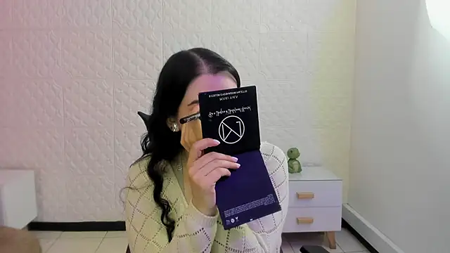 Violetaa diazz online show from 04.29.26
