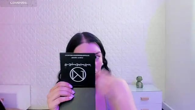 Violetaa diazz online show from 04.30.26