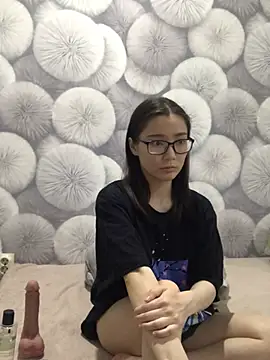 Snapshot of Milka23 chatting on 03.02.25 Milka23 online show from 03.02.25