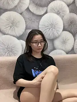 Snapshot of Milka23 chatting on 03.09.25 Milka23 online show from 03.09.25