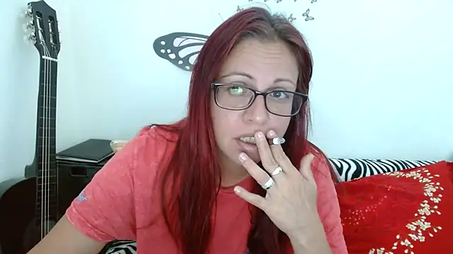 Snapshot of LadyHellene chatting on 06.10.26 LadyHellene online show from 06.10.26
