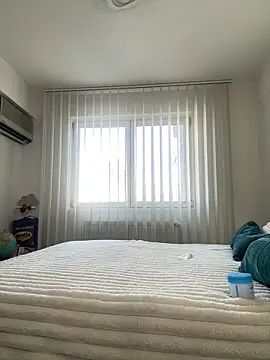 Amberseyes online show from 04.23.26