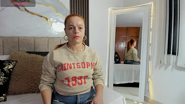 Snapshot of cristalwalker__ chatting on 06.19.26 cristalwalker online show from 06.19.26