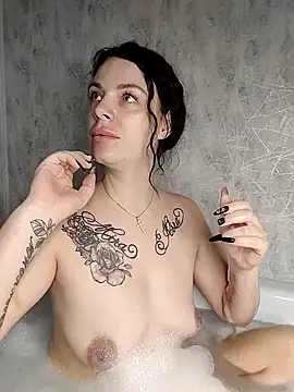 Lola Hale online show from 01.30.25