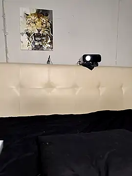 Lola Hale online show from 01.31.25