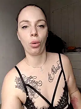 Lola Hale online show from 03.06.25