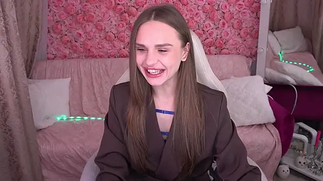 KiraGrayy online show from 03.03.26