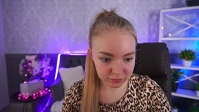 EmilySunshineS online show from 11.15.25