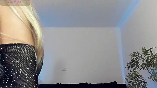 janecandyy  online show from 12.14.24