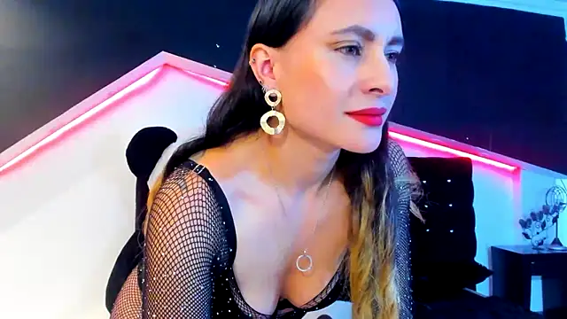 Snapshot of Coral_Gibson chatting on 02.17.25 Coral Gibson online show from 02.17.25