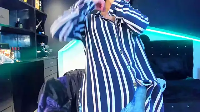 Snapshot of Coral_Gibson chatting on 02.21.25 Coral Gibson online show from 02.21.25