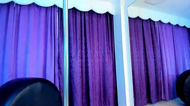 Snapshot of Coral_Gibson chatting on 02.27.25 Coral Gibson online show from 02.27.25