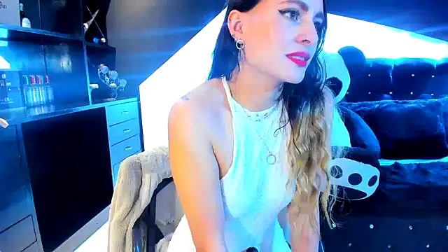 Snapshot of Coral_Gibson chatting on 02.28.25 Coral Gibson online show from 02.28.25