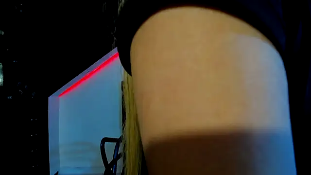 Snapshot of Coral_Gibson chatting on 03.08.25 Coral Gibson online show from 03.08.25