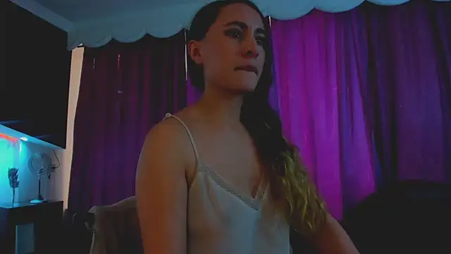 Snapshot of Coral_Gibson chatting on 03.11.25 Coral Gibson online show from 03.11.25