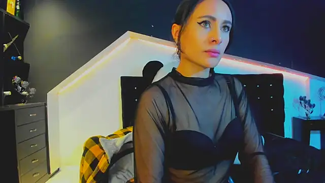 Snapshot of Coral_Gibson chatting on 03.22.25 Coral Gibson online show from 03.22.25