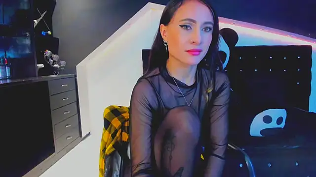 Snapshot of Coral_Gibson chatting on 03.22.25 Coral Gibson online show from 03.22.25