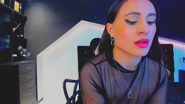 Snapshot of Coral_Gibson chatting on 03.22.25 Coral Gibson online show from 03.22.25