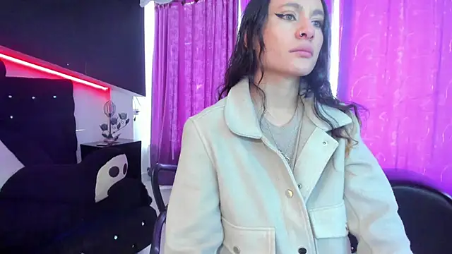 Snapshot of Coral_Gibson chatting on 09.20.25 Coral Gibson online show from 09.20.25