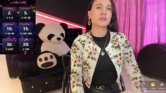 Snapshot of Coral_Gibson chatting on 10.09.25 Coral Gibson online show from 10.09.25