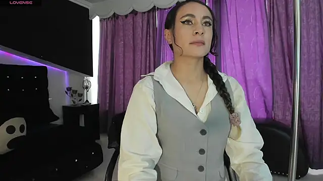 Coral Gibson online show from 01.10.26