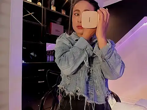 Coral Gibson online show from 05.06.26