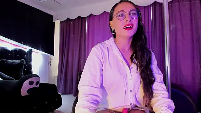 Coral Gibson online show from 06.25.26