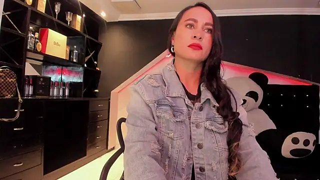 Coral Gibson online show from 07.09.26