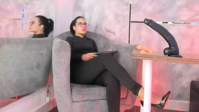 Ellaochoa online show from 11.10.25